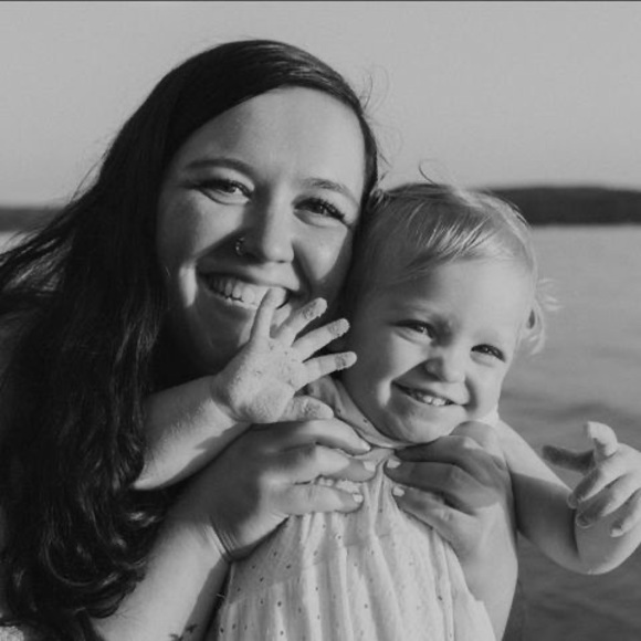 Meet your Posher, Erin - Picture 1 of 1